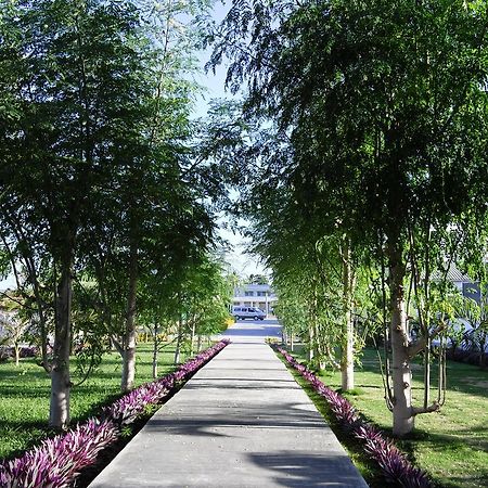 Luganvilla Business Hotel And Restaurant Luganville Luaran gambar