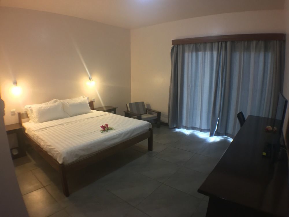 Luganvilla Business Hotel And Restaurant Luganville Luaran gambar