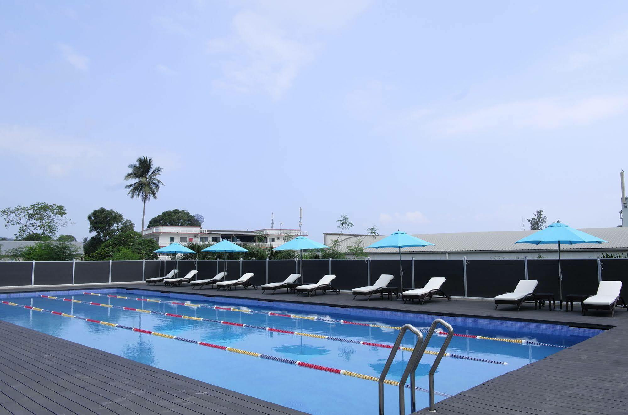 Luganvilla Business Hotel And Restaurant Luganville Luaran gambar
