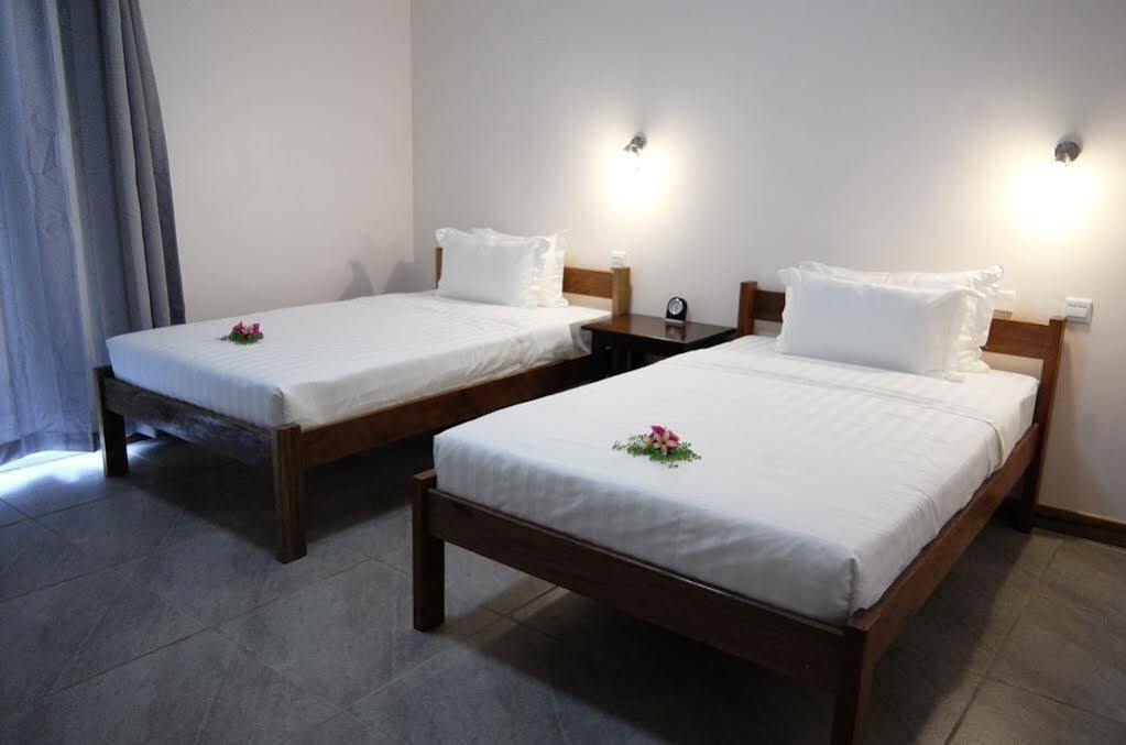 Luganvilla Business Hotel And Restaurant Luganville Luaran gambar